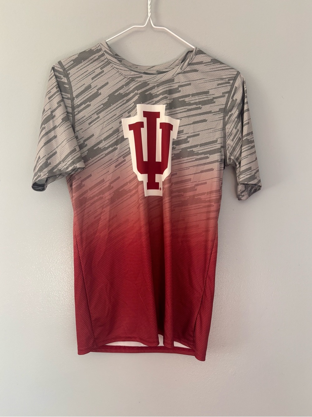 Gen2 Indiana Hoosiers Short Sleeve Shirt Gray/Red Gradient Boys L 14/16.
